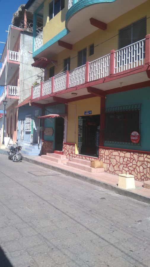Hotel Posada Tayazal Флорес Екстериор снимка